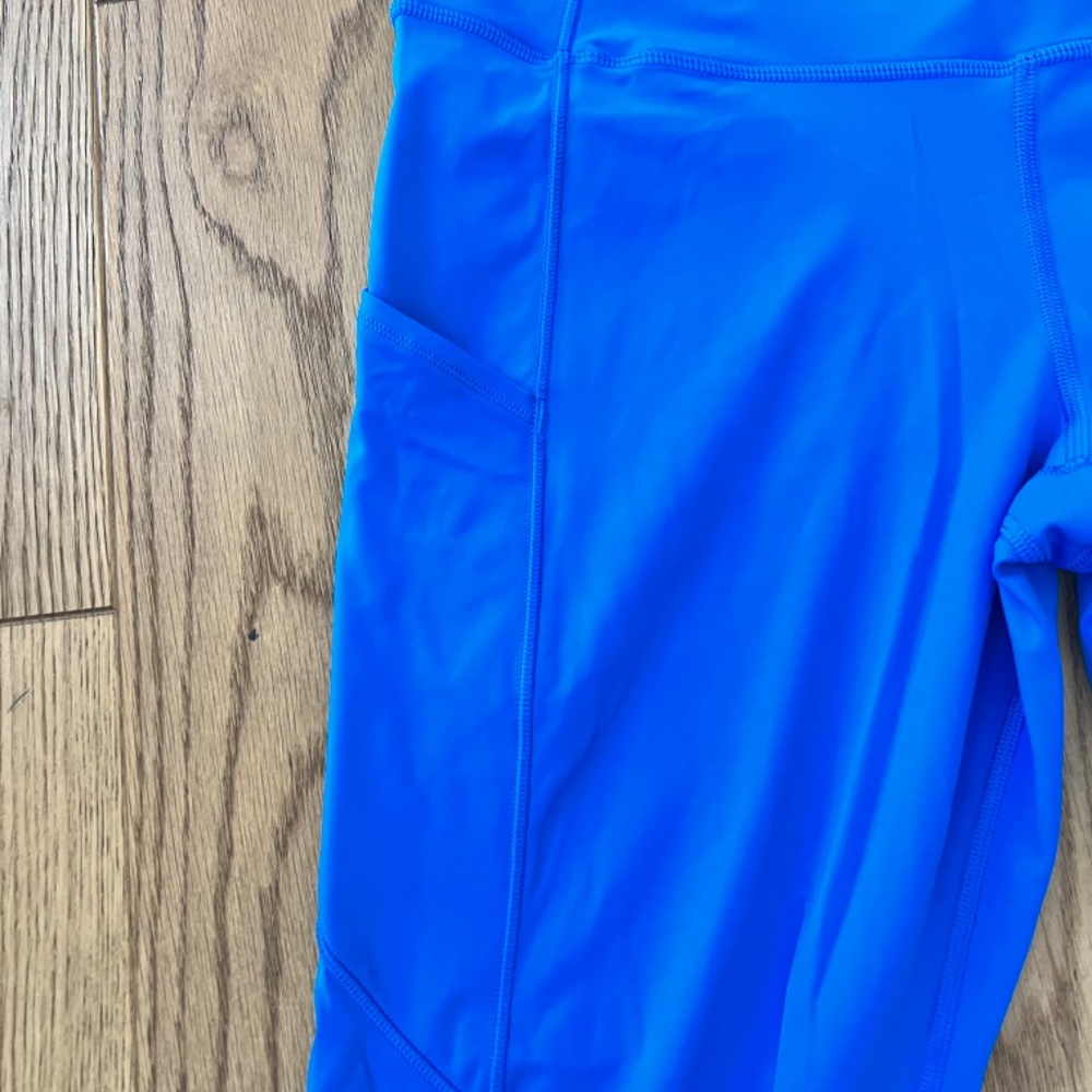 Lulu lemon fast and free crop - Picture 2 of 4